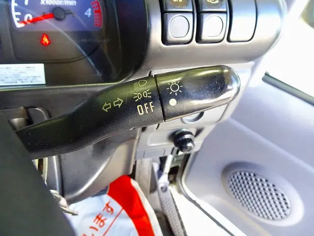 いすゞ エルフ PB-NPR81AR(2WD)の写真17