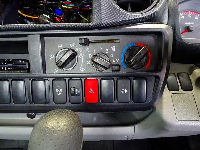 トヨタ ダイナ LDF-KDY281(4WD)の写真11