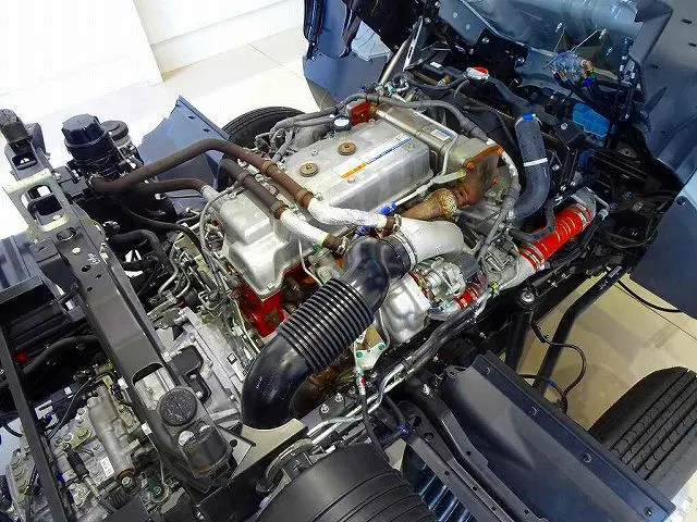 エンジンルーム|日野 レンジャー 2PG-FD2ABA(2WD)の写真38