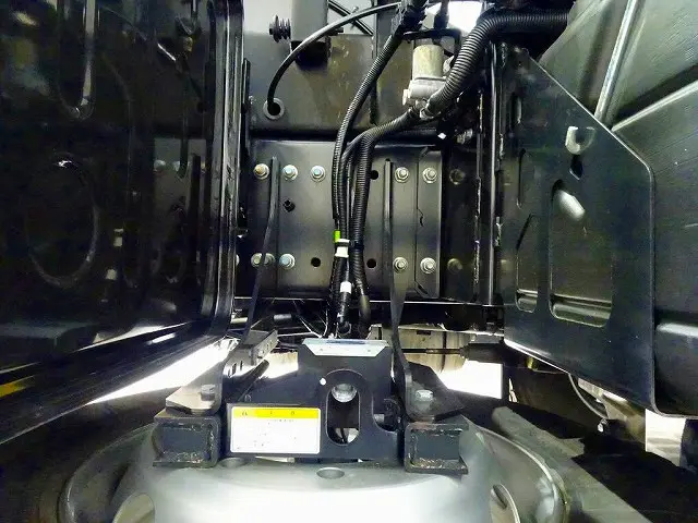 燃料タンク300L　右シャシフロント工具箱　タイヤ止め2個|日野 プロフィア 2DG-FS1AGE(6x4)の写真41