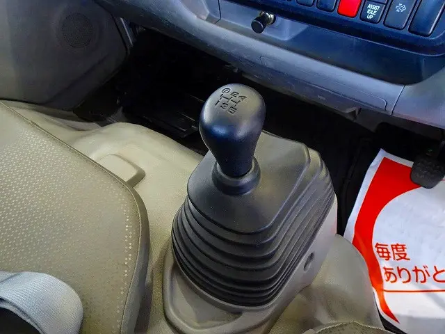 フロア5MT|日野 デュトロ TKG-XZU620T(2WD)の写真13