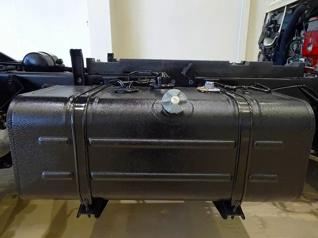 燃料タンク80L シャーシは 錆止め/マフラー塗装 仕上げに力を入れています。|日野 デュトロ TKG-XZU620T(2WD)の写真39