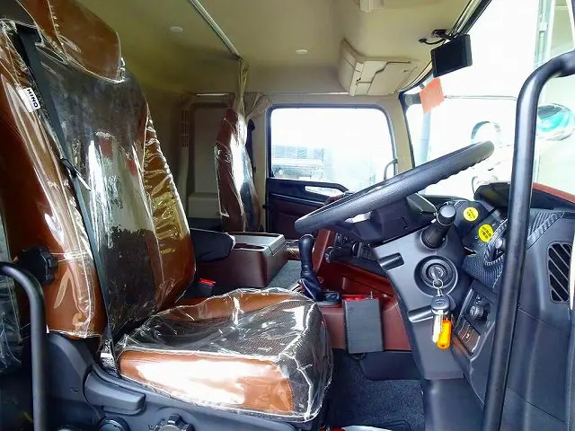 T/Mリターダ　デフロック　クルーズコントロール　ESスタート　車線逸脱警報装置　PCS　フォグランプ　TRC　室内LED灯/カーテン　ビニールシートカバー付|日野 プロフィア 2DG-FS1AGE(6x4)の写真6