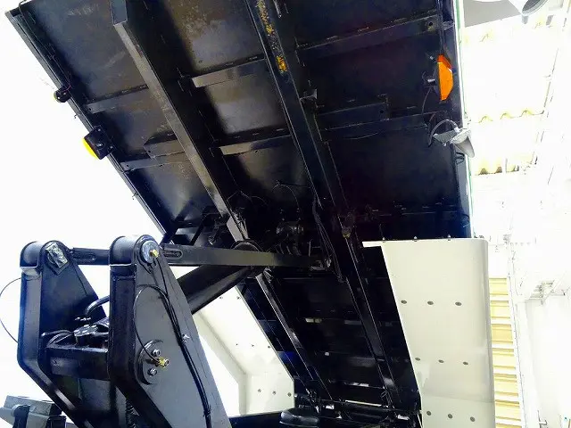 荷台内寸：510×220×51　新明和/DD10-761　床厚み9mm　自動シート付(65cm)　前立てプロテクター左右はしご/作業灯2個|日野 プロフィア 2DG-FS1AGE(6x4)の写真36