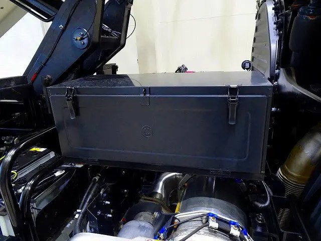 燃料タンク300L　タイヤ止め2個　右シャシフロント工具箱|日野 プロフィア 2DG-FS1AGE(6x4)の写真47