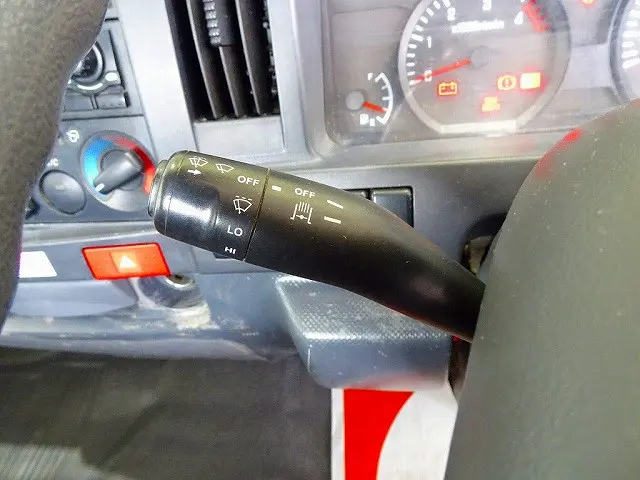 いすゞ エルフ TKG-NKR85AN(2WD)の写真15