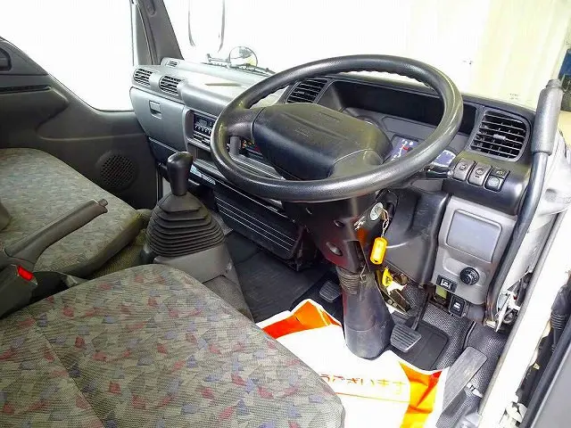 AC PS PW SRS 集中ドアロック 左電格ミラー AM/FMラジオ 排気ブレーキ 坂道発進補助装置 ハイルーフ|いすゞ エルフ KR-NKR81GN(2WD)の写真13