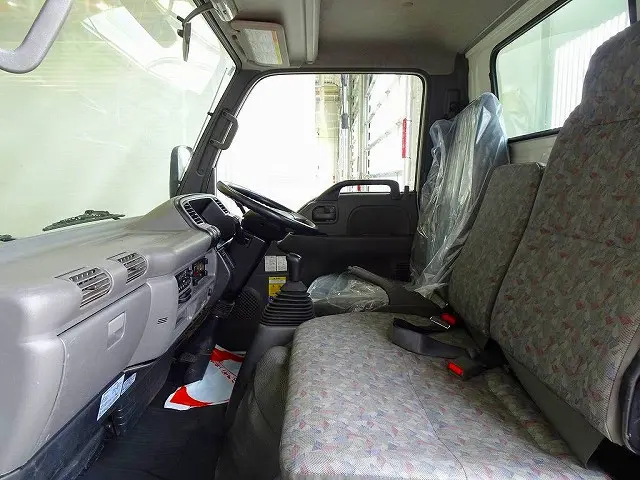 AC PS PW SRS 集中ドアロック 左電格ミラー AM/FMラジオ 排気ブレーキ 坂道発進補助装置 ハイルーフ|いすゞ エルフ KR-NKR81GN(2WD)の写真16