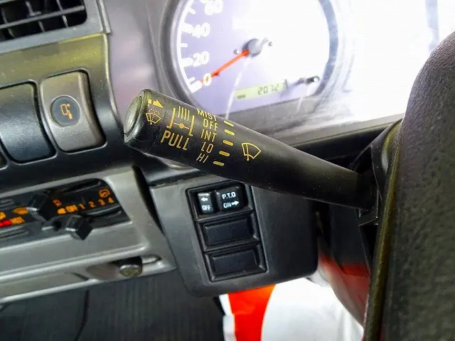 いすゞ エルフ KR-NKR81GN(2WD)の写真25