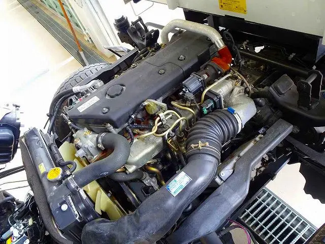 エンジンルーム|いすゞ エルフ KR-NKR81GN(2WD)の写真42