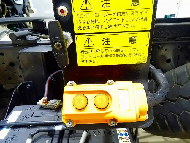 いすゞ エルフ KR-NKR81GN(2WD)の写真44