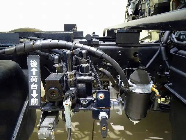 いすゞ エルフ KR-NKR81GN(2WD)の写真48