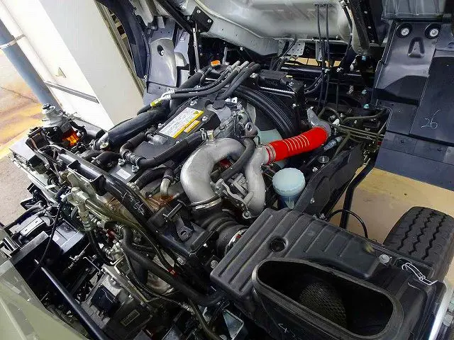 エンジンルーム|いすゞ フォワード 2RG-FRR90S3(2WD)の写真36