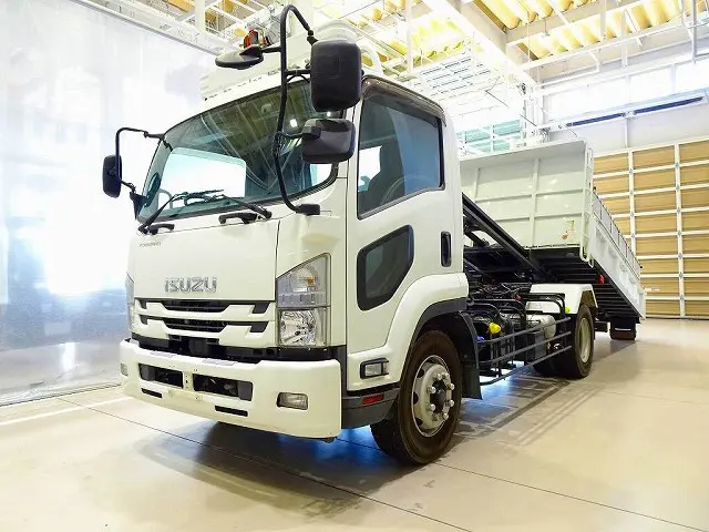 いすゞ フォワード 2RG-FTR90U2(2WD)の写真1