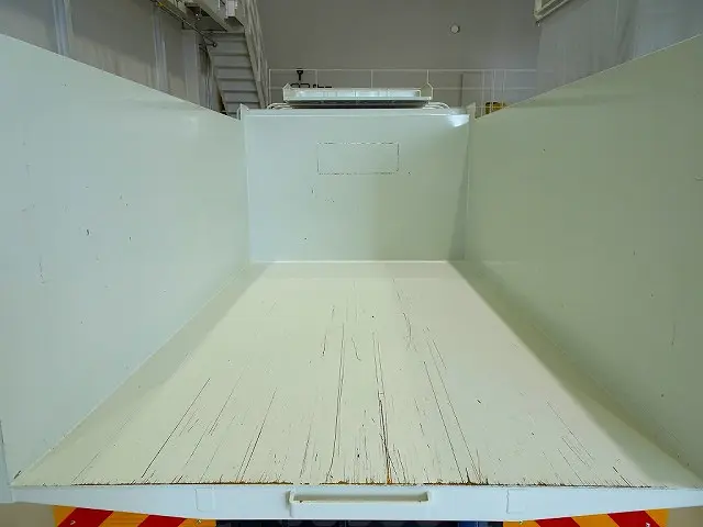 荷台内寸:340×204×130 新明和/DR4-0003SY 深ダンプ 土砂禁 リア観音扉 前立てプロテクター左はしご付|いすゞ フォワード 2RG-FRR90S4(2WD)の写真24