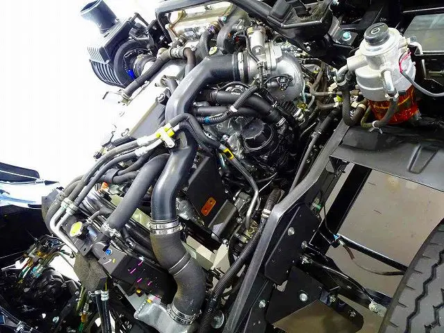 エンジンルーム|いすゞ フォワード 2RG-FRR90S4(2WD)の写真39