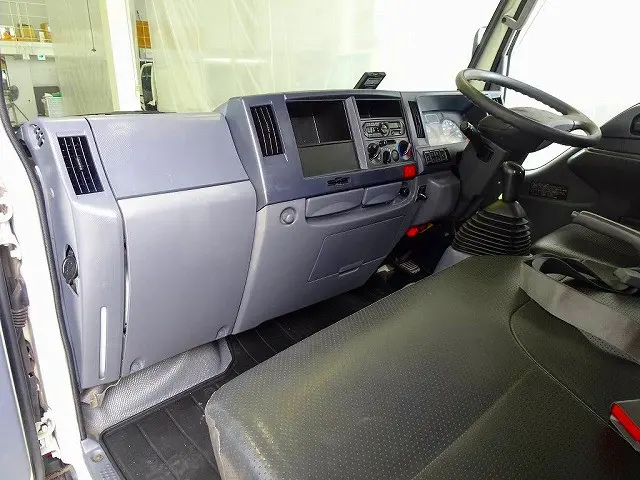 いすゞ エルフ TRG-NJS85A(4WD)の写真7