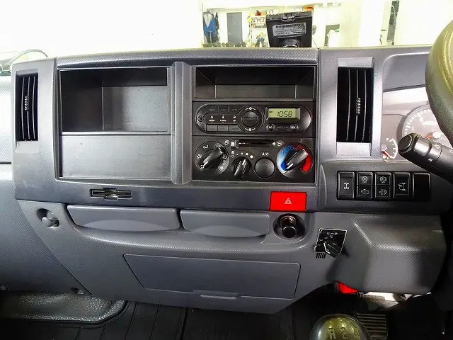 いすゞ エルフ TRG-NJS85A(4WD)の写真9