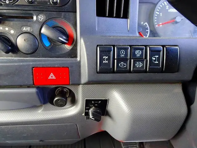 いすゞ エルフ TRG-NJS85A(4WD)の写真11