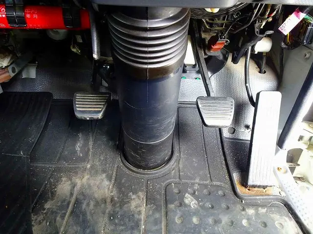 いすゞ エルフ TRG-NJS85A(4WD)の写真14