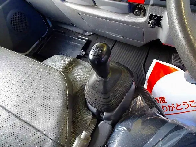 フロア5MT|いすゞ エルフ TRG-NJS85A(4WD)の写真14