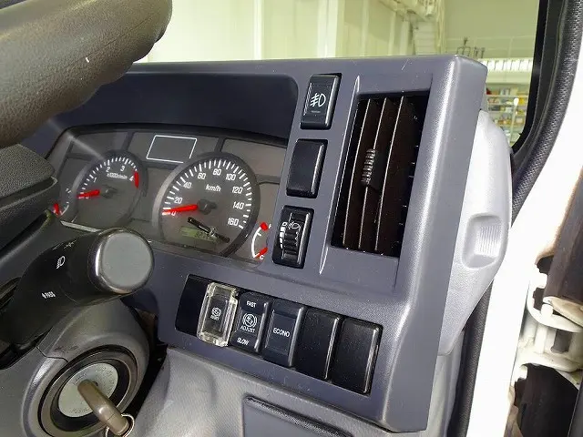 いすゞ エルフ TRG-NJS85A(4WD)の写真15