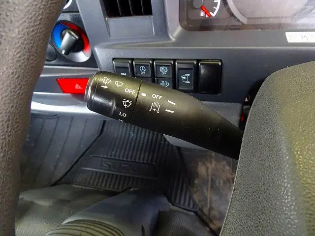 いすゞ エルフ TRG-NJS85A(4WD)の写真16