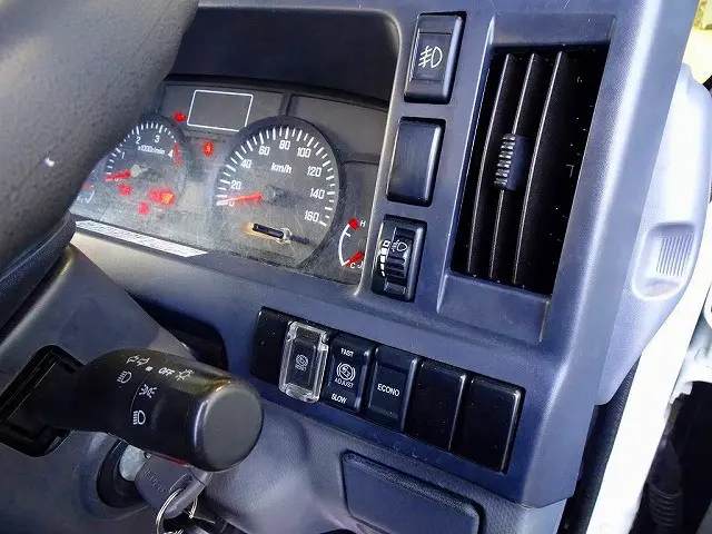 いすゞ エルフ TRG-NJS85A(4WD)の写真16