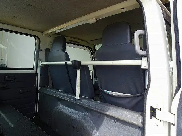 いすゞ エルフ TRG-NJS85A(4WD)の写真18