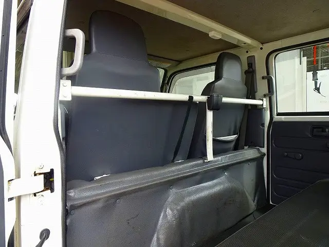 いすゞ エルフ TRG-NJS85A(4WD)の写真20