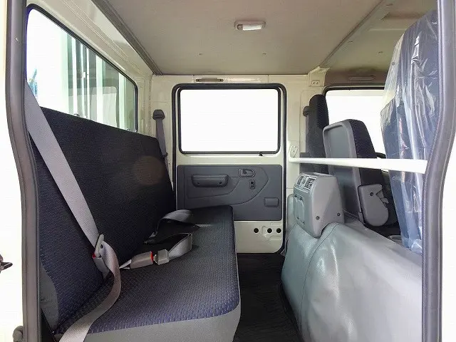 Wキャブ　7人乗り　PW(フロント/リア)　リアヒーター/クーラー付|日野 デュトロ 2KG-XZU722M(2WD)の写真24