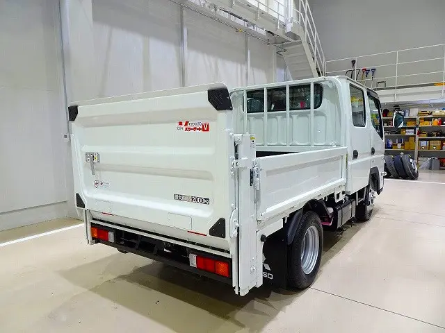 お問合せ管理No.C398 R7 キャンター 2t 全低床 標準 Wキャブ/垂直PG付 未使用車|三菱 キャンター 2RG-FBA20(2WD)の写真3
