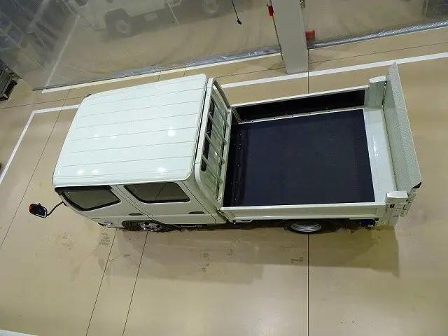 三菱 キャンター 2RG-FBA20(2WD)の写真40