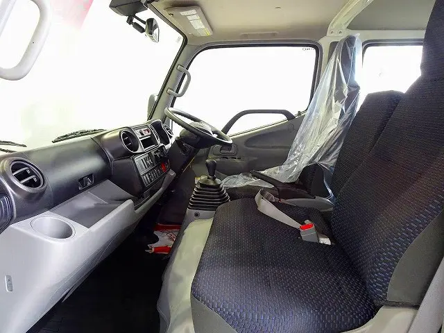 坂道発進補助装置 車線逸脱警報装置 衝突被害軽減ブレーキ アイドリングストップ フォグランプ トラクションコントロール ヘッドライトウォッシャー|日野 デュトロ 2DG-XZU685M(4WD)の写真8