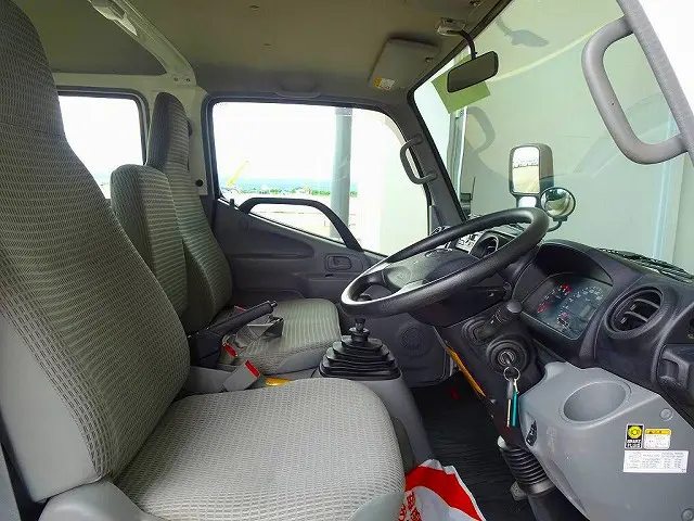 AC　PS　PW(フロント/リア)　SRS　ABS　集中ドアロック　AM/FMラジオ　ETC　ターボ　フォグランプ|トヨタ ダイナ QDF-KDY231(2WD)の写真6