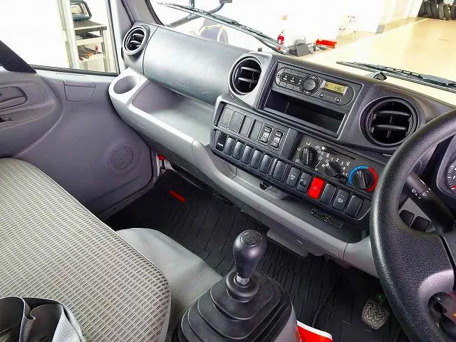 AC　PS　PW(フロント/リア)　SRS　ABS　集中ドアロック　AM/FMラジオ　ETC　ターボ　フォグランプ|トヨタ ダイナ QDF-KDY231(2WD)の写真9