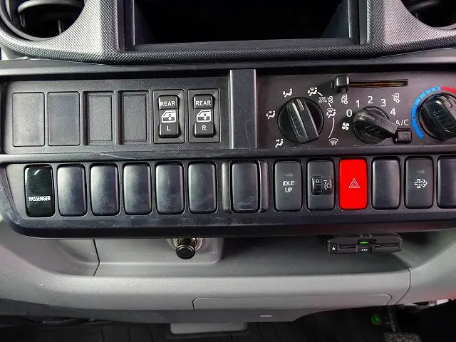 AC　PS　PW(フロント/リア)　SRS　ABS　集中ドアロック　AM/FMラジオ　ETC　ターボ　フォグランプ|トヨタ ダイナ QDF-KDY231(2WD)の写真11