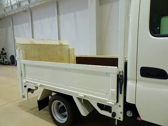 荷台内寸：206×161×38　三方開　床鉄板張り　鳥居作業灯1個　垂直PG/600kg付|トヨタ ダイナ QDF-KDY231(2WD)の写真23