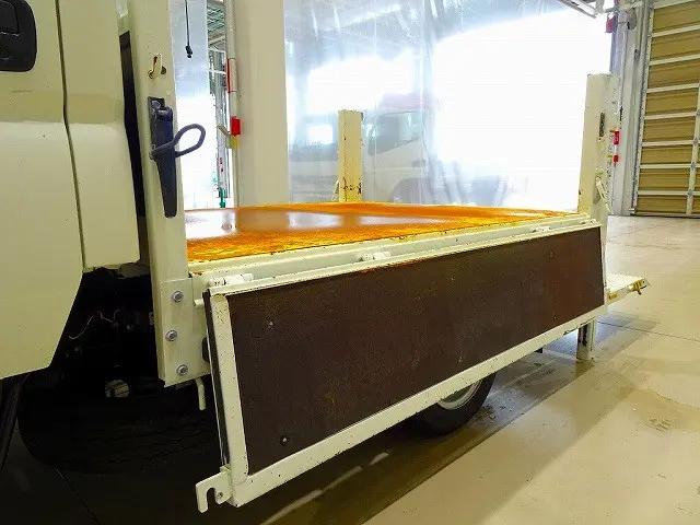 荷台内寸：206×161×38　三方開　床鉄板張り　鳥居作業灯1個　垂直PG/600kg付|トヨタ ダイナ QDF-KDY231(2WD)の写真29