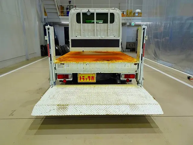 荷台内寸：206×161×38　三方開　床鉄板張り　鳥居作業灯1個　垂直PG/600kg付|トヨタ ダイナ QDF-KDY231(2WD)の写真31