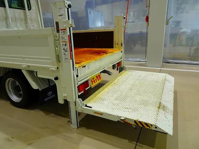 垂直パワーゲート　600kg　新明和/RE06-1133　長：90cm/有効長：77cm　幅：158cm　左リア支柱PGスイッチ|トヨタ ダイナ QDF-KDY231(2WD)の写真34