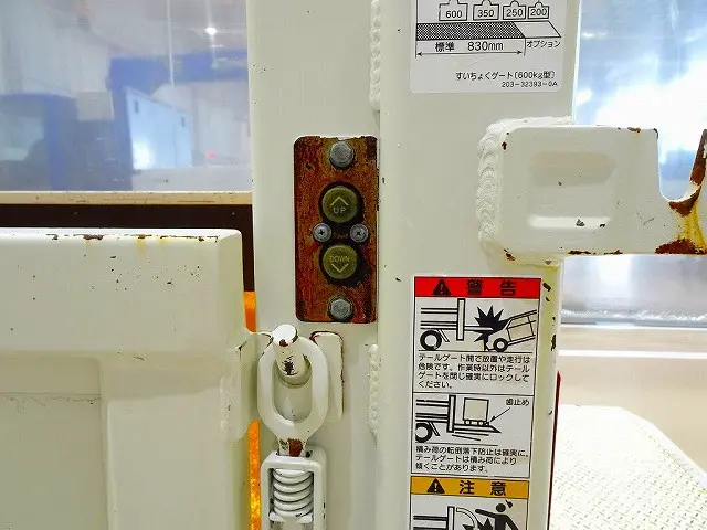 垂直パワーゲート　600kg　新明和/RE06-1133　長：90cm/有効長：77cm　幅：158cm　左リア支柱PGスイッチ|トヨタ ダイナ QDF-KDY231(2WD)の写真36