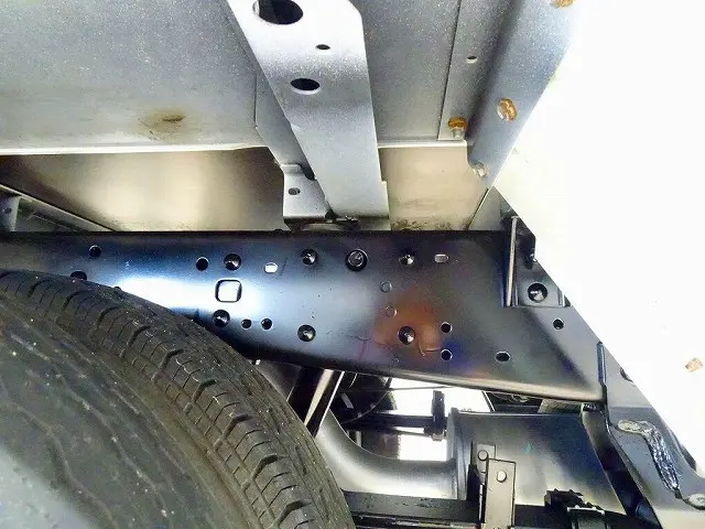 シャーシは 錆止め/マフラー塗装 仕上げに力を入れています。|トヨタ ダイナ QDF-KDY231(2WD)の写真46