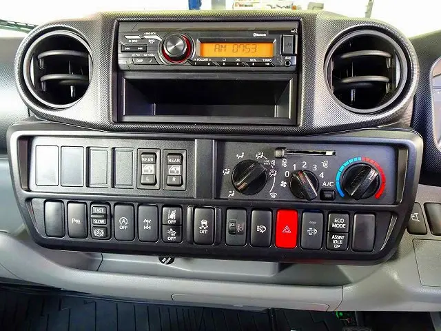 坂道発進補助装置 車線逸脱警報装置 衝突被害軽減ブレーキ アイドリングストップ フォグランプ トラクションコントロール ヘッドライトウォッシャー|日野 デュトロ 2DG-XZU685M(4WD)の写真10