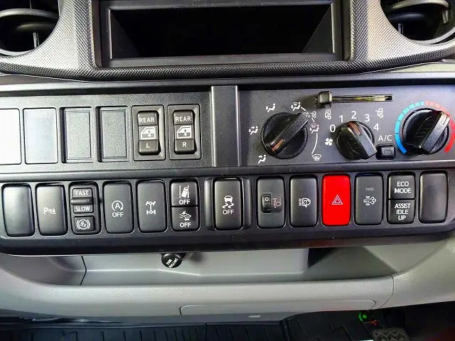 日野 デュトロ 2DG-XZU685M(4WD)の写真11