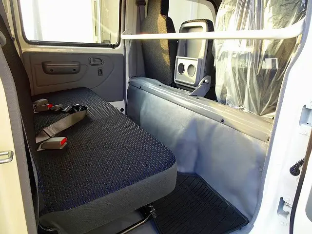 Wキャブ 6人乗り PW(フロント/リア)|日野 デュトロ 2DG-XZU685M(4WD)の写真20