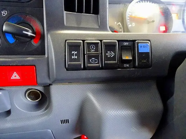 いすゞ エルフ TRG-NHS85A(4WD)の写真12