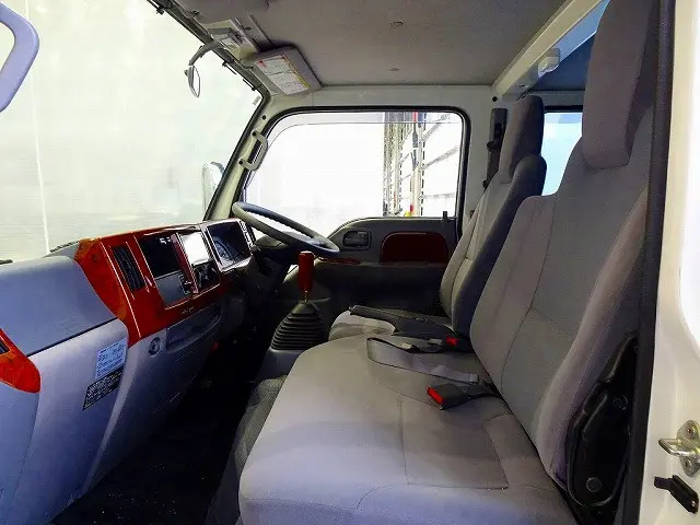 いすゞ エルフ TPG-NJR85A(2WD)の写真8