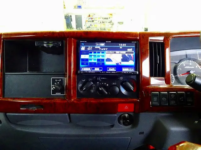 いすゞ エルフ TPG-NJR85A(2WD)の写真10