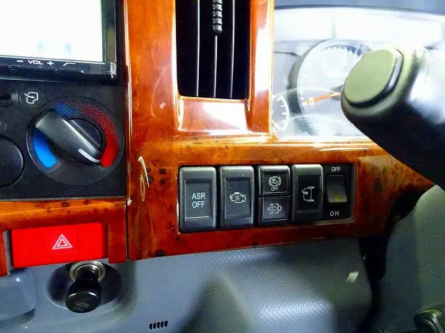 いすゞ エルフ TPG-NJR85A(2WD)の写真11